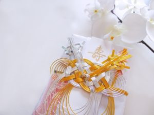 オンライン結婚式のご祝儀の渡し方やタイミング・マナーを解説