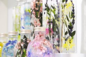 ハーバリウムは枯れないが劣化する！捨てるタイミングの目安