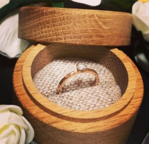 カルティエのピンクゴールドは変色する？ピンクゴールドの変色を防ぐ方法